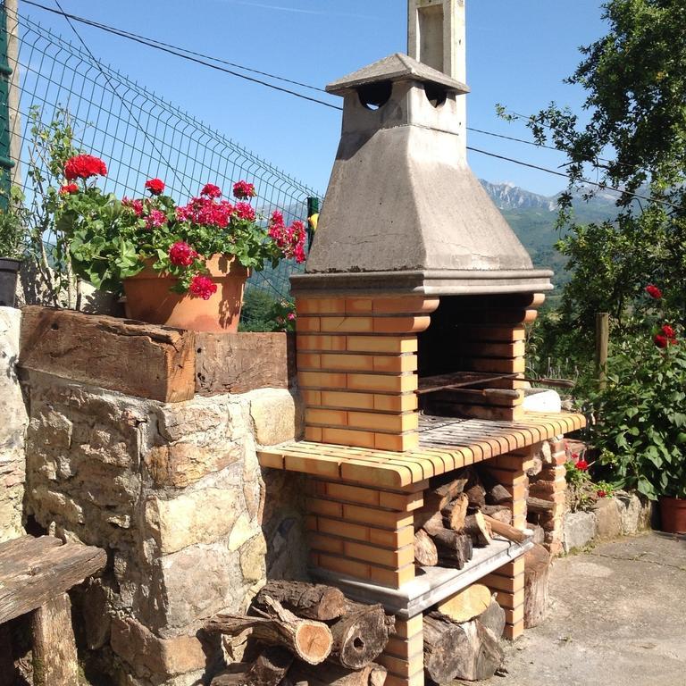 La Xica Ll Casa de hóspedes Beceña Exterior foto